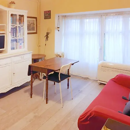 Porta Venezia & Giardini Montanelli Cozy Flat شقة *